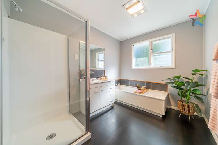 258 Dowse Drive Maungaraki_11