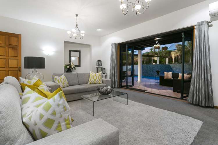 35 Isobel Road Greenhithe_9