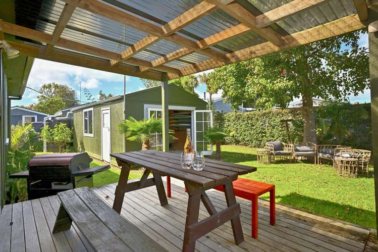 8 Katrin Place Mahanga_11