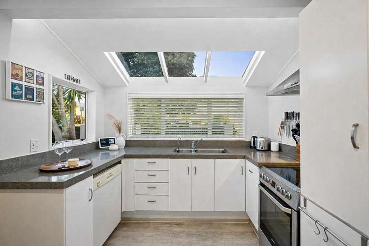 2/23 Lomond Street Takapuna_8