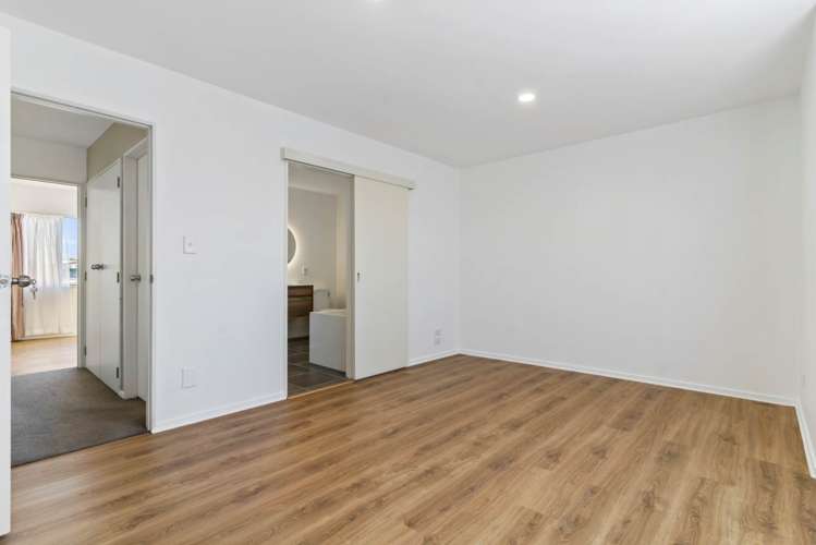 24/14 Ambrico Place New Lynn_11