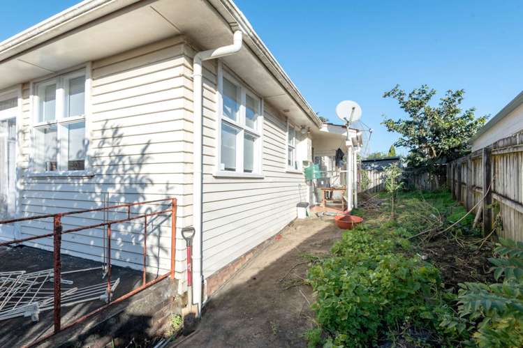 1/174 Lake Road Northcote_13