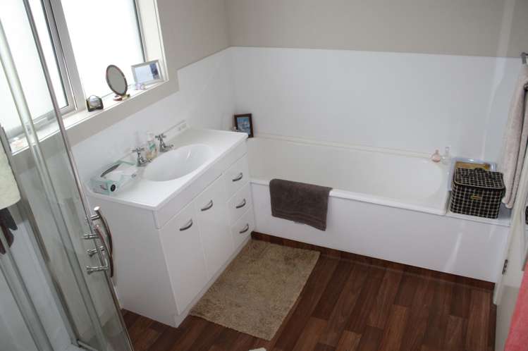 7 Clutha Street Alexandra_17