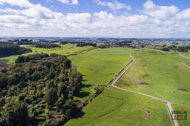 76 Brandon Hall Road Bulls_6