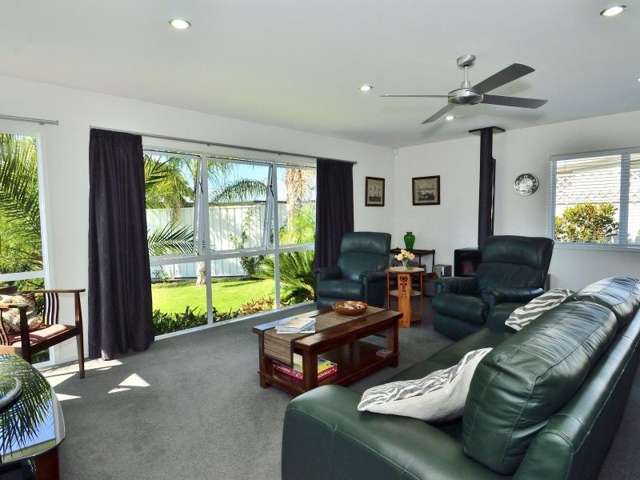 22 Pohutukawa Grove Lytton West_3