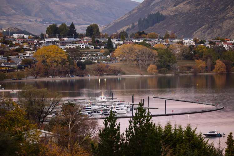 36 Perkins Road Queenstown Hill_44