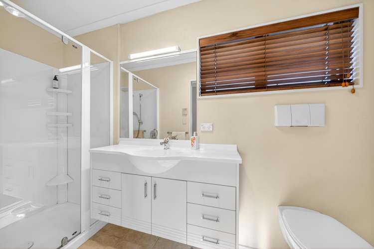 30 Cody Crescent Lansdowne_16