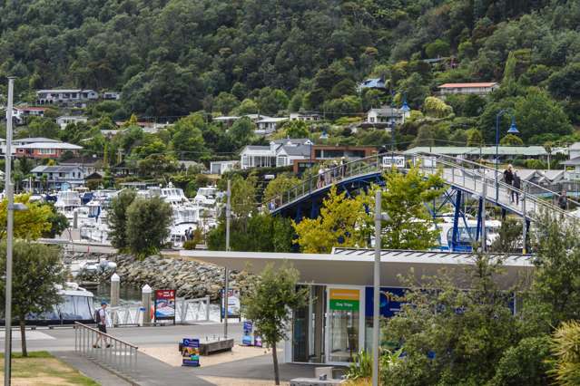 10/11 Wellington Street Picton_2