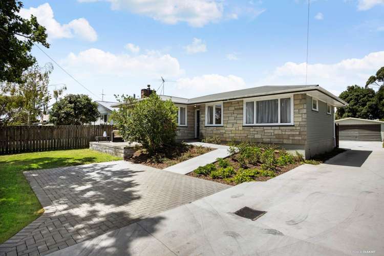 88 Cobham Crescent Kelston_7