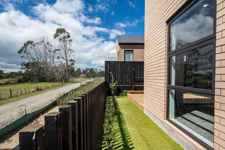 32 Paretao Street Massey_19