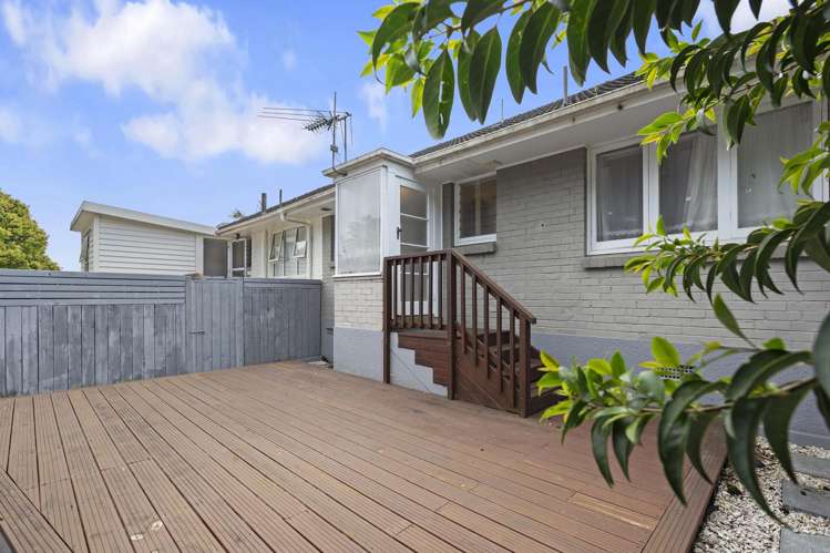 2/56a Taharoto Road Takapuna_13