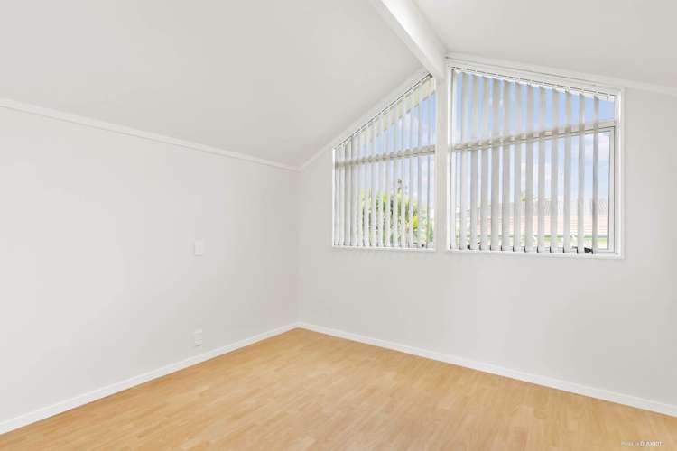 1 Ozich Avenue Te Atatu South_9