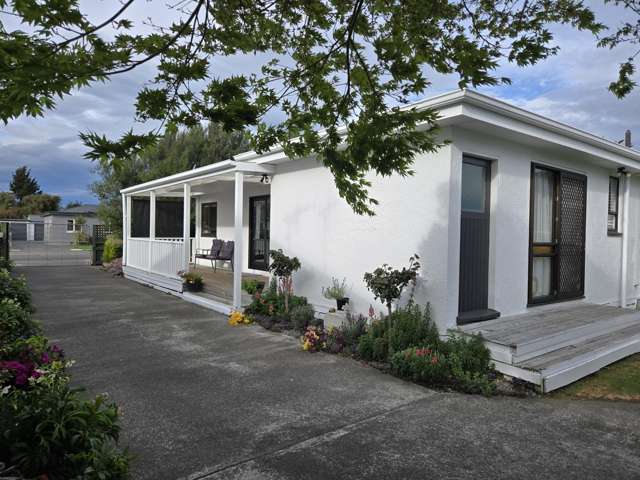 Sunny, fresh and move in ready