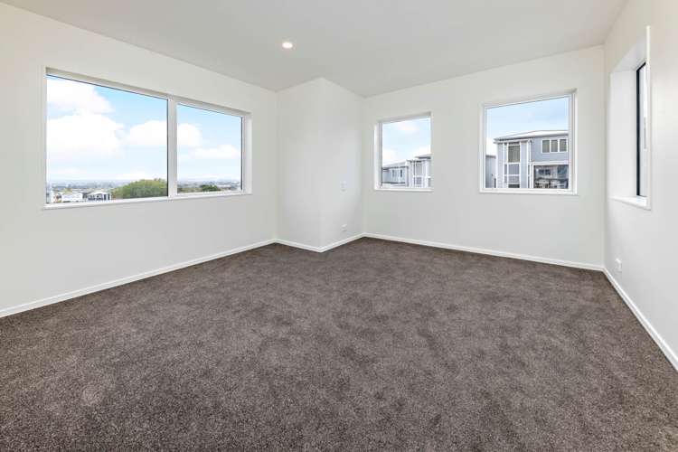 11 Fernly Rise Flat Bush_5