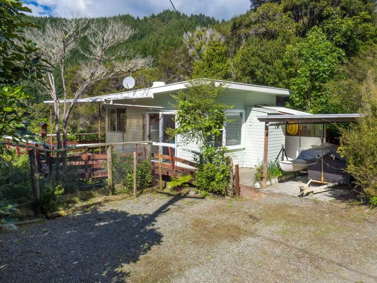 1679 Kenepuru Road Kenepuru Sound_12