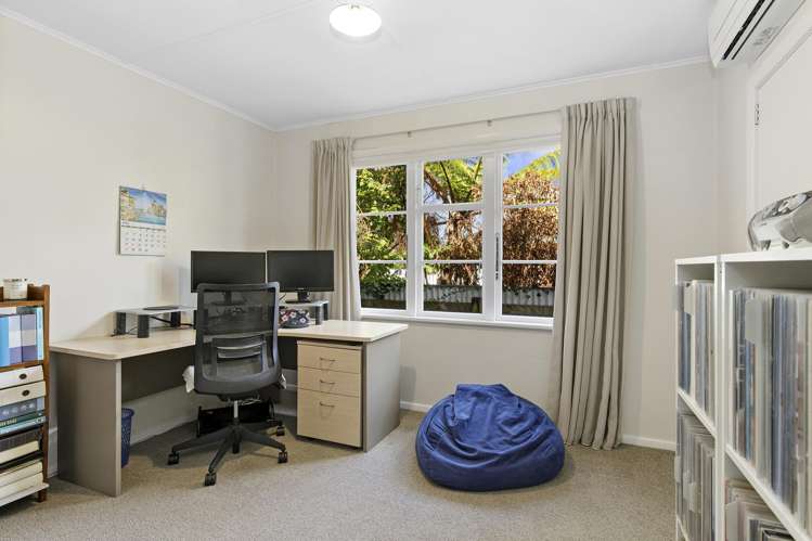 9 Huia Grove Elderslea_13