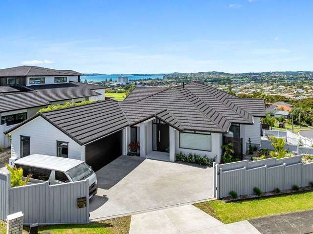 Elevated Coastal Living – Modern 4-Bedroom Ov...