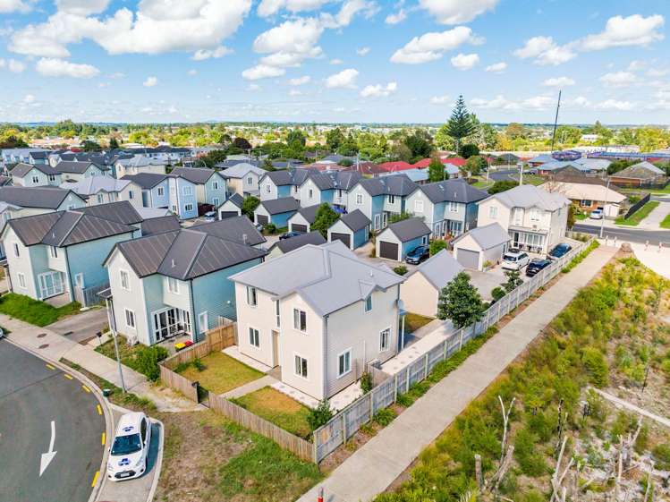 8 Saddleback Crescent Papakura_11