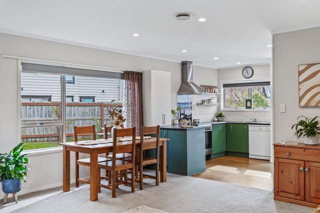 2/4 Illana Place Ranui_4