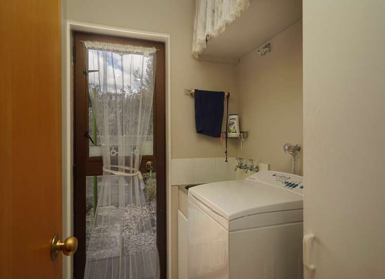 2/9 Mules Street Stoke_17