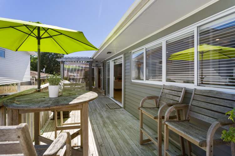37a Bradbury Road Botany Downs_11