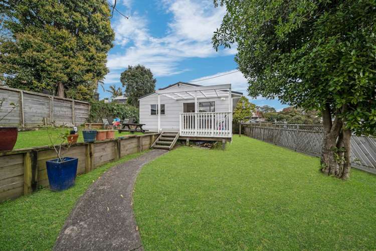 2/125 Beach Haven Road Beach Haven_1