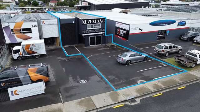 Road Front Industrial, Ample Off-street Parking