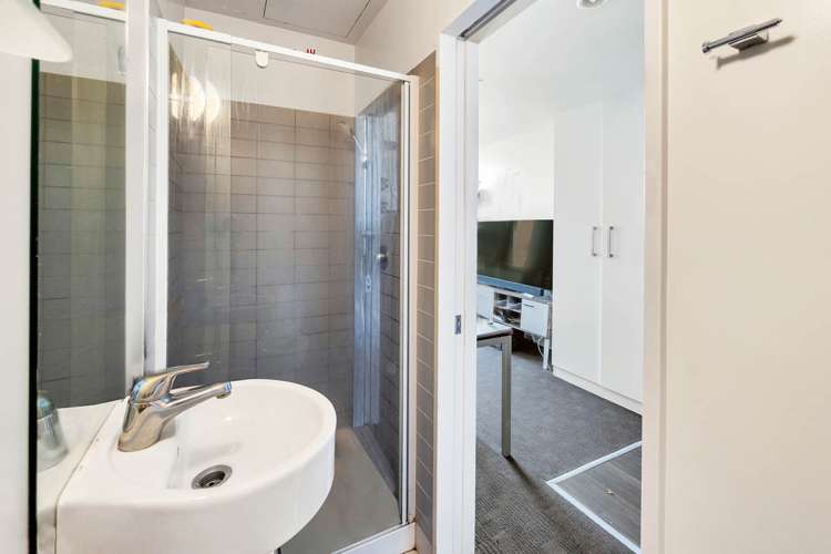 1220/10 Waterloo Quadrant Auckland Central_4