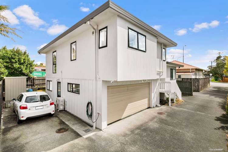 2/170 Onewa Road Northcote_11