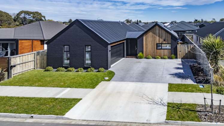 24 Nathaniel Archer Street_0