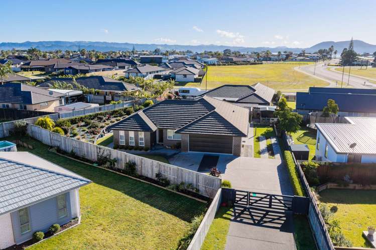 17 Olney Court One Tree Point_31