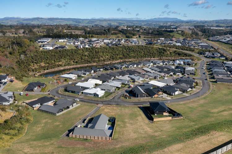 75 Whakaturou Crescent Pyes Pa_7