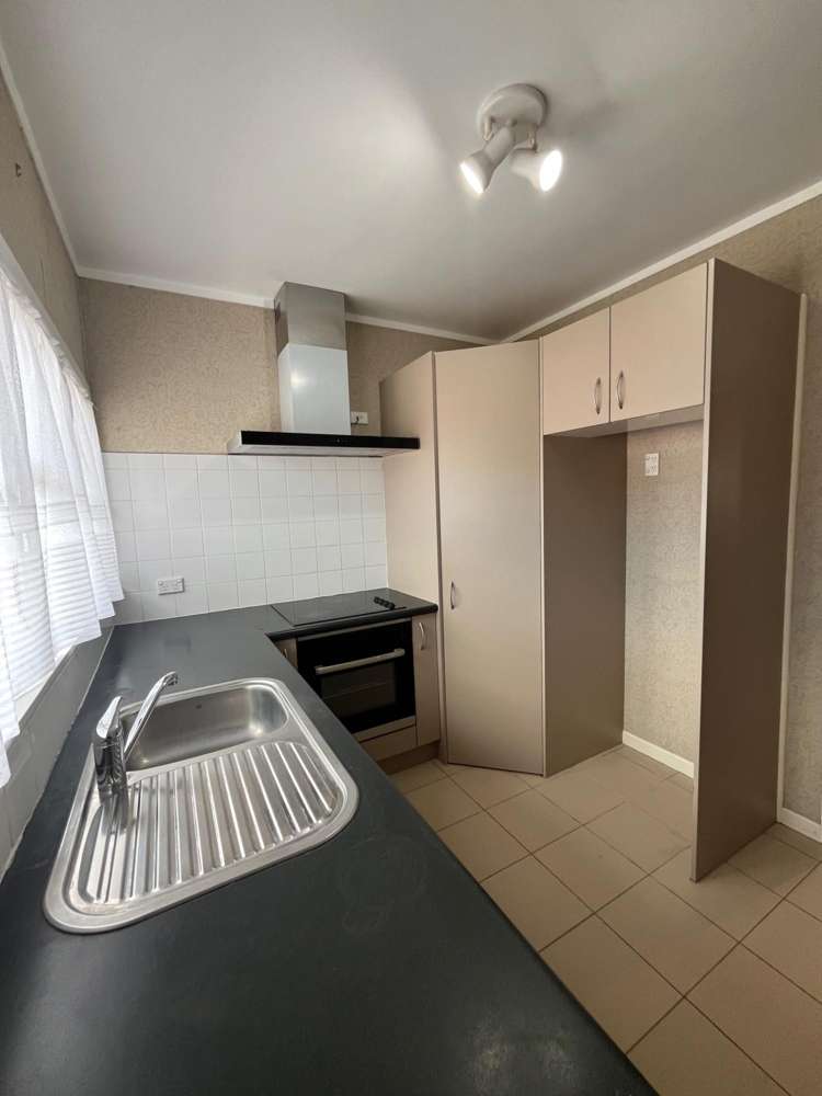  225 Fox Street Hamilton East_5