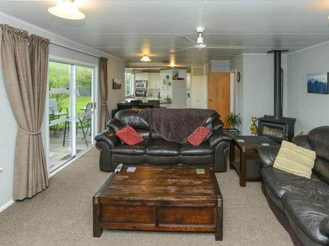 176 Ireland Road Waipawa_4