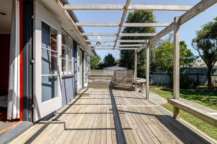 15 Montrose Place Takaro_15