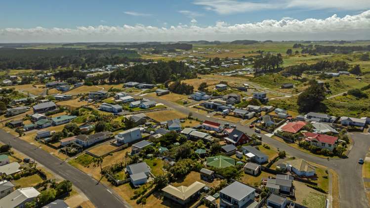 8 Taonui Street Waitarere Beach_29