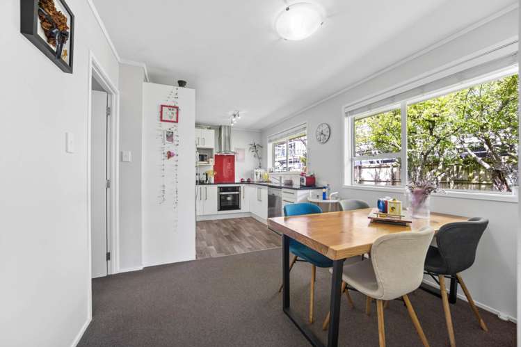 2/2 Tabitha Crescent Henderson_4