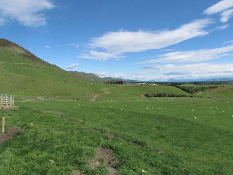 1477 Waimea Valley Road Gore Surrounds_17