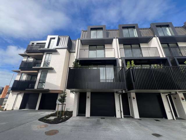 Contemporary Comfort & Coastal Convenience in Long Bay