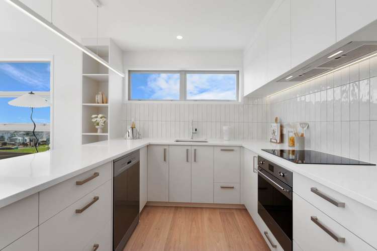 6 Pakirikiri Street Long Bay_9