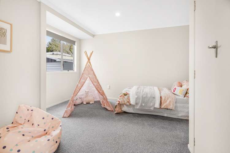 31 Garden Heights Avenue Glenview_22