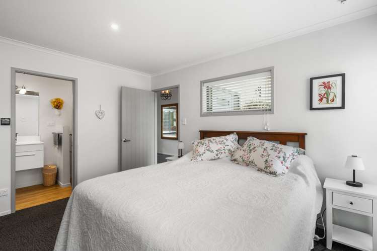 20 Sunline Avenue Lincoln_15