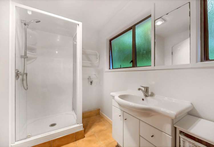 2/1 Marina Road Torbay_11
