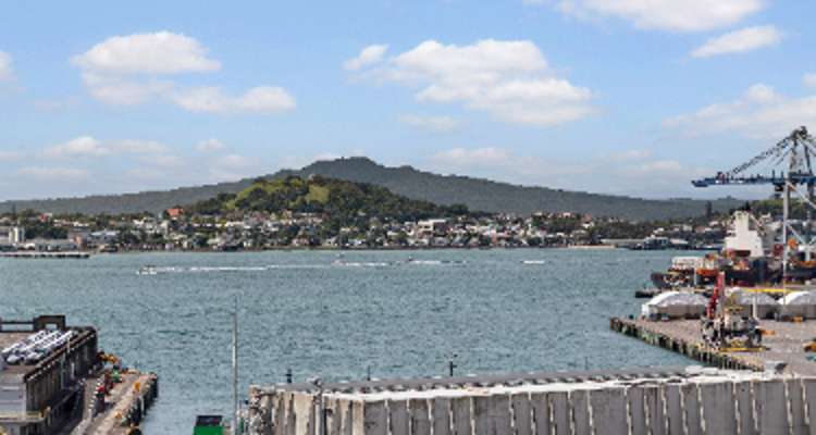 1404/18 Beach Road_0