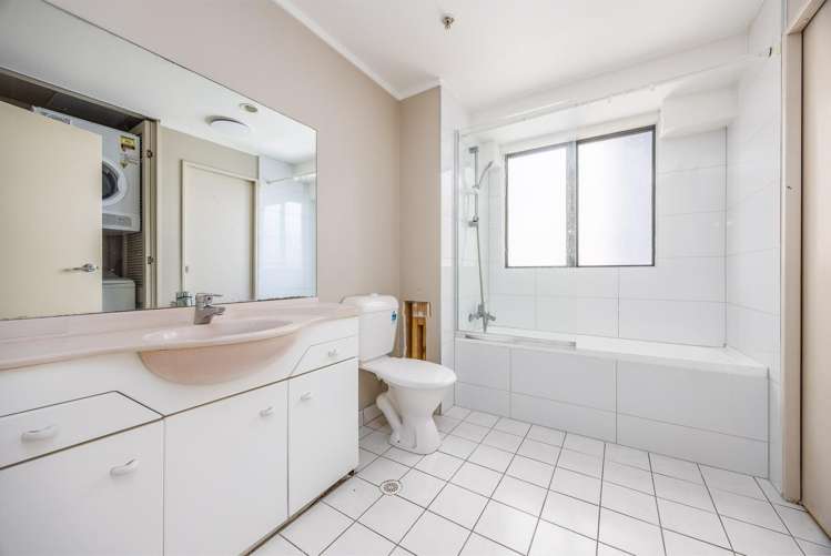 Unit 10B/6 Whitaker Place Grafton_12