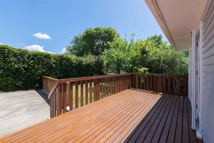 2/9 Nile Road Kelston_17