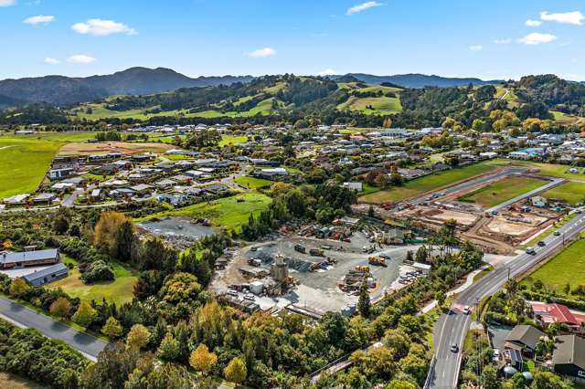 Substantial Matakana site with residential development potential