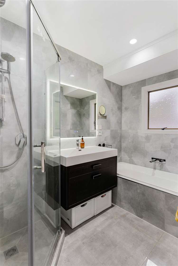 2/8 Tusac Place Totara Vale_11