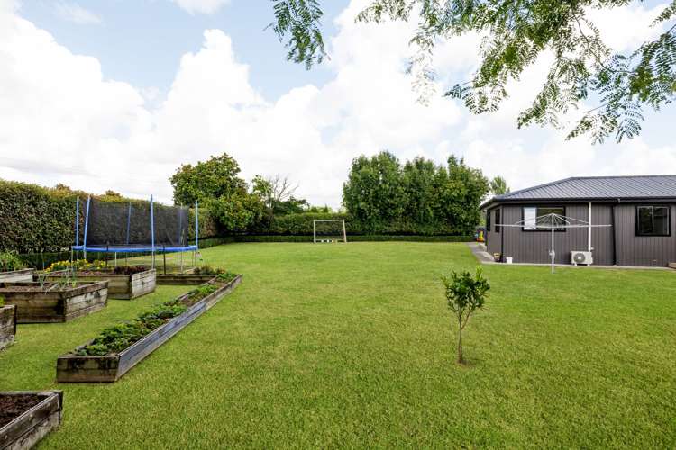 9 Shadbolt Drive Leamington_26