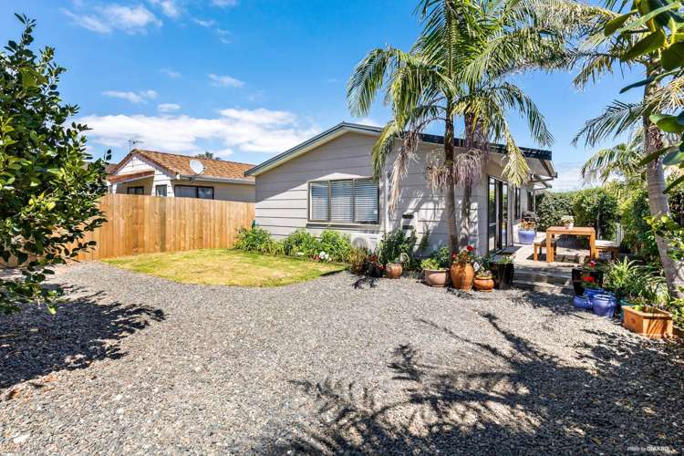 2/7 Fraser Road Narrow Neck_5